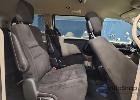 2016 Dodge Grand Caravan Sxt z USA, uszkodzony, nr VIN 2C4RDGCG0GR327706